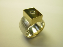 Ring, 925/- Silber, Goldbox in 585/- Gold, Brillant