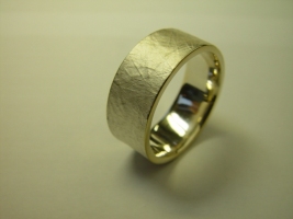 Ring, 925/- Silber mit feiner Oberfläche